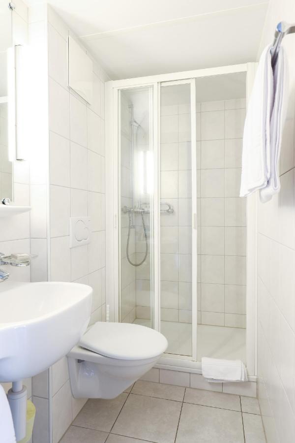 Hotel Loewen Niederuzwil Экстерьер фото