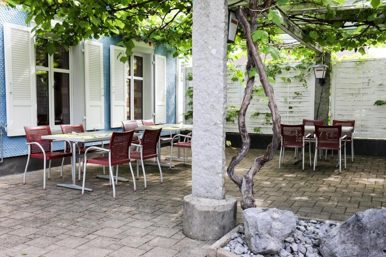 Hotel Loewen Niederuzwil Экстерьер фото